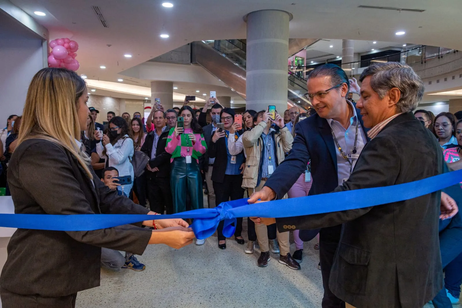 Abre sus puertas Farmatodo Sambil la Candelaria